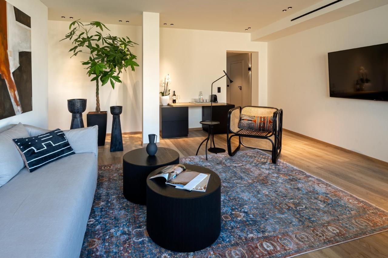 Athens Woo Suites Екстериор снимка
