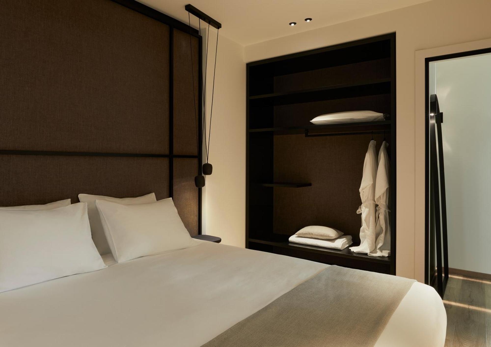 Athens Woo Suites Екстериор снимка