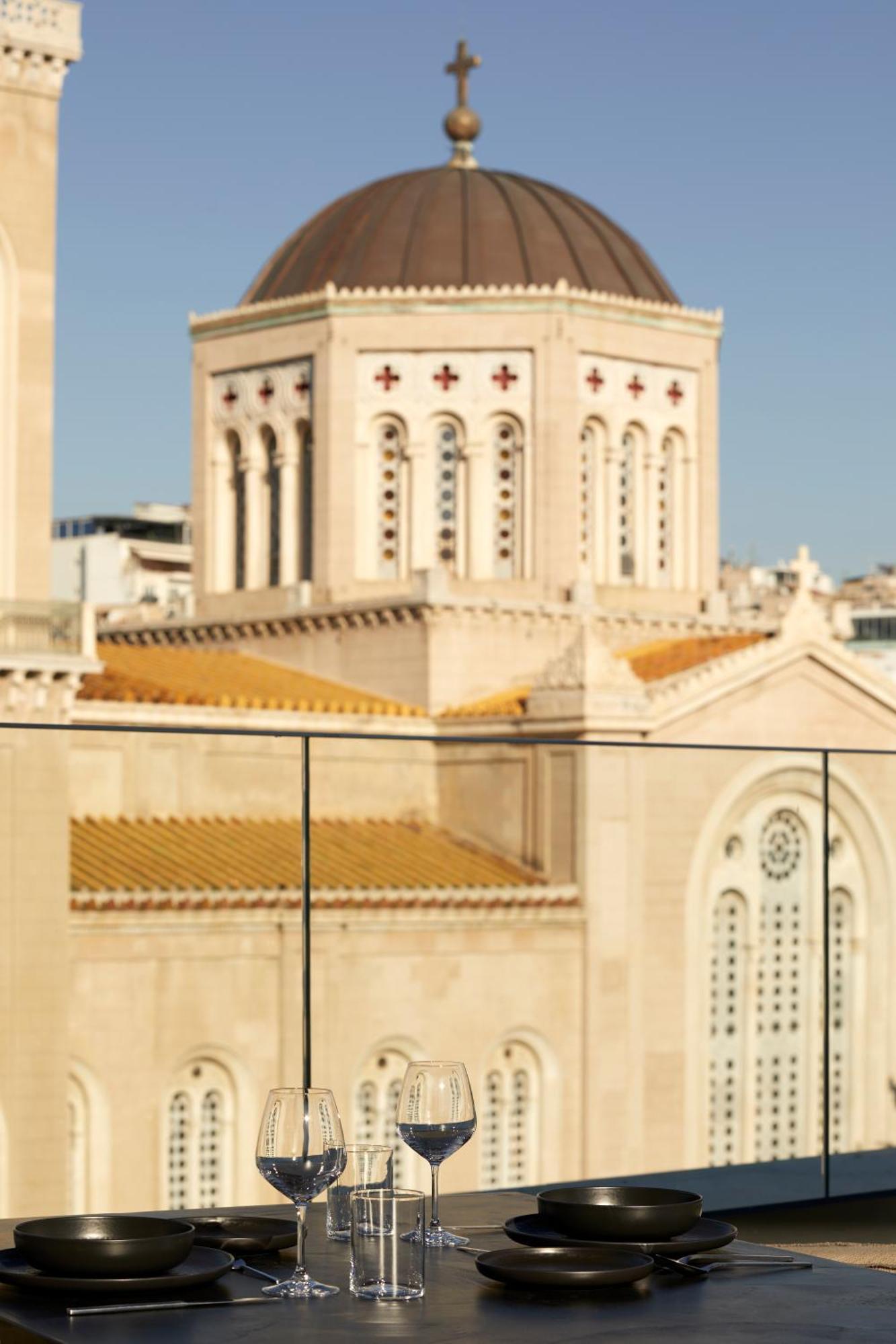 Athens Woo Suites Екстериор снимка