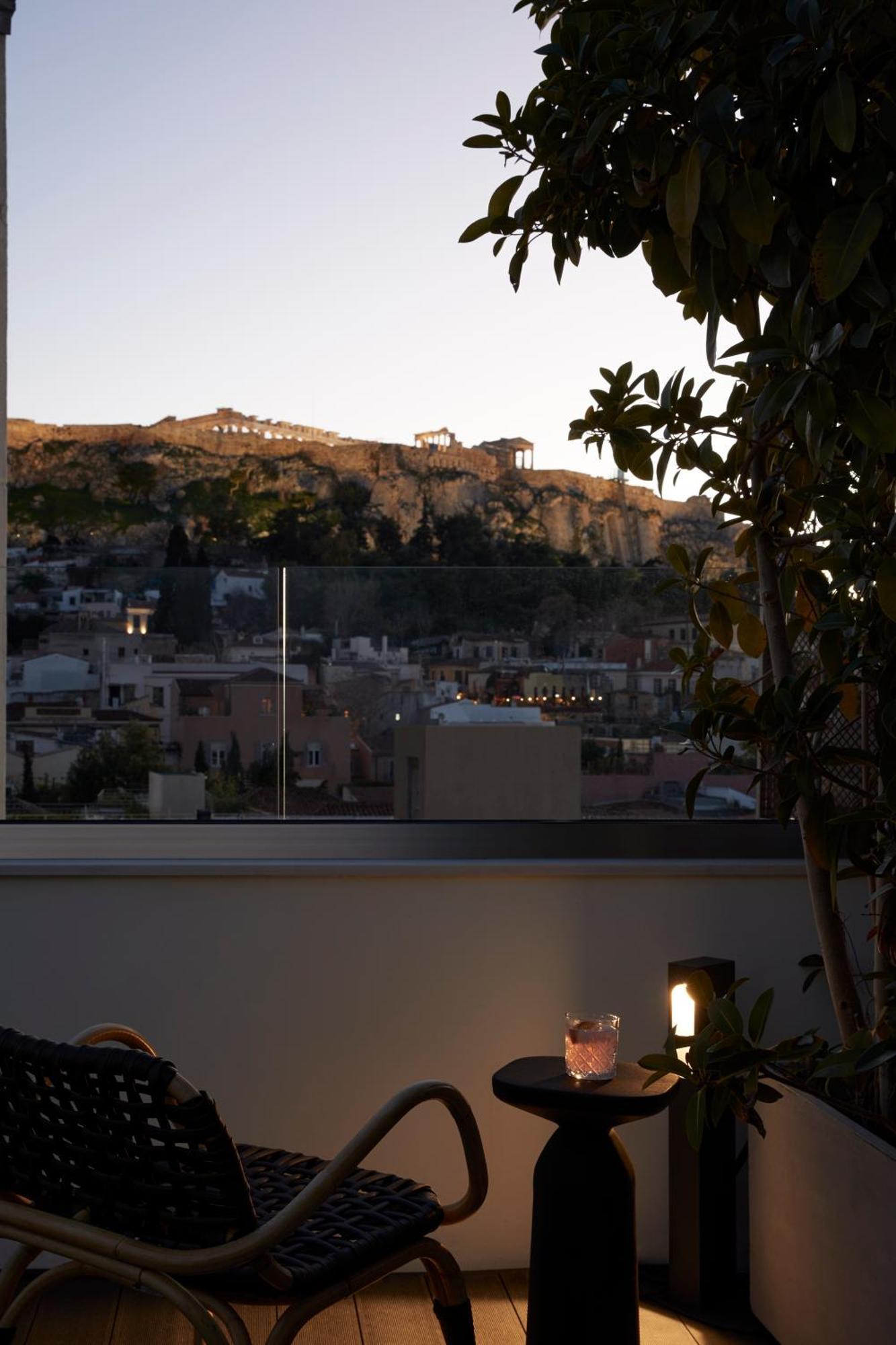 Athens Woo Suites Екстериор снимка