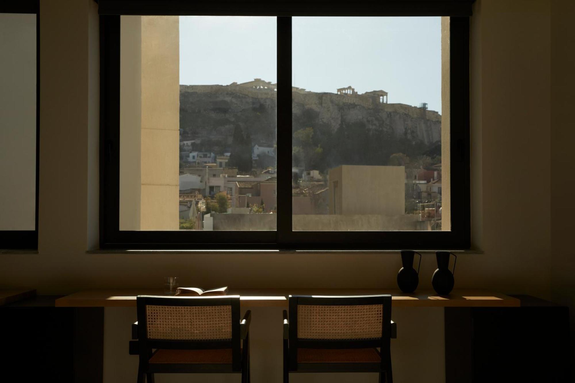 Athens Woo Suites Екстериор снимка