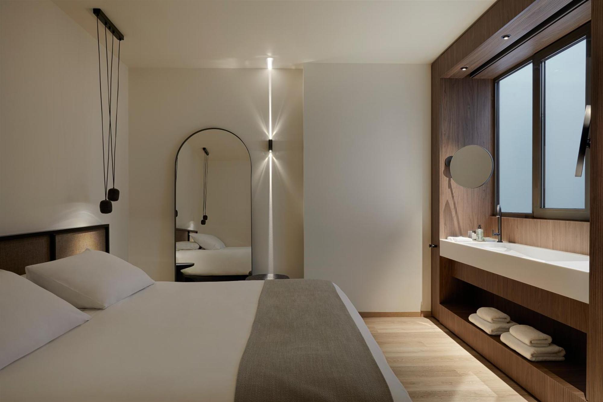 Athens Woo Suites Екстериор снимка